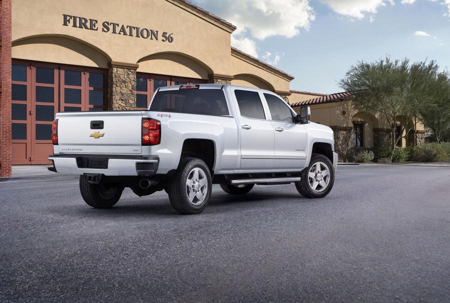  Chevrolet Silverado 2500 HD Custom Sport 2015 года  (фото 2 из 6)